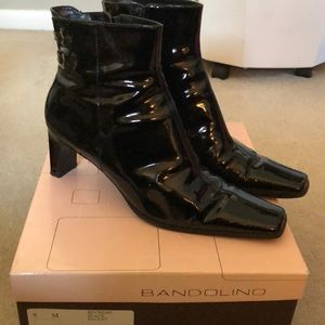 Women’s short boots